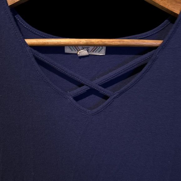 Pink Rose women’s blue stylish tee size small - Picture 2 of 5